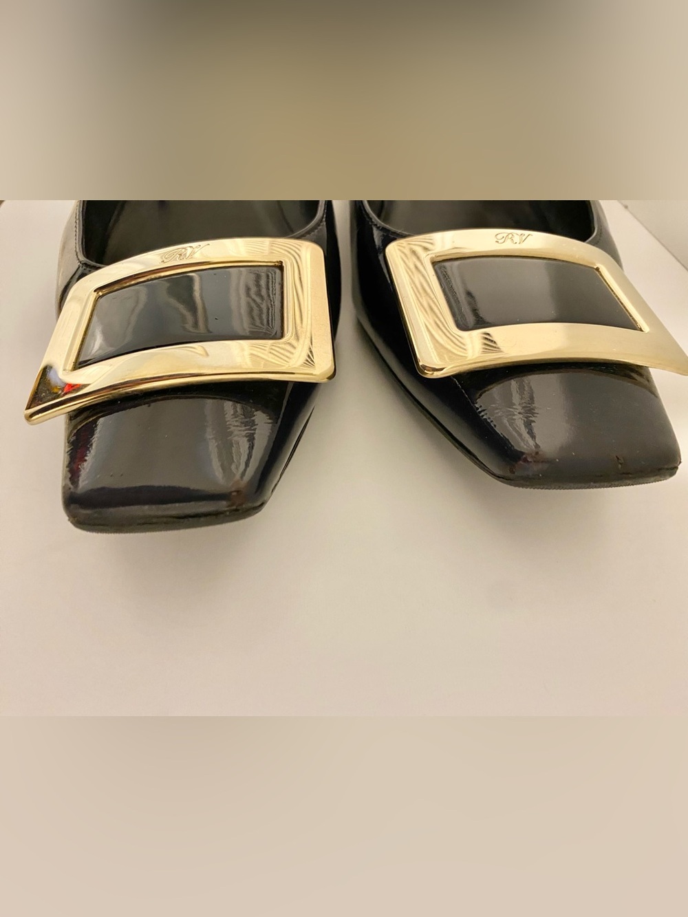 Roger Vivier Navy Patent Leather Low Kitten Heel with Gold Square Buckle - Picture 3 of 10